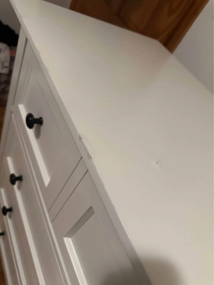 8-Drawer Dresser Like New - photo 4
