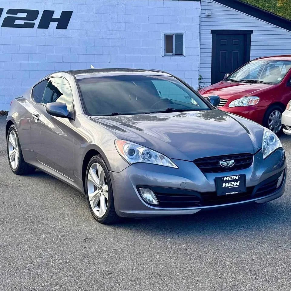 2010 Hyundai Genesis Coupe thumbnail