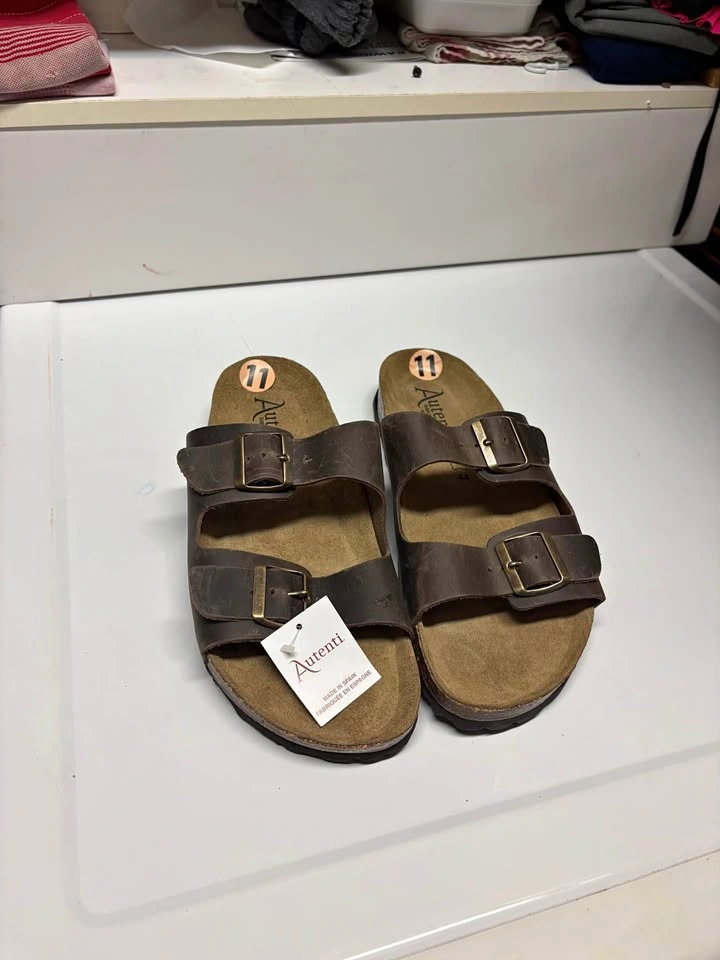 NWT Autenti Men’s Genuine Leather Sandals Size 11- Made in Spain