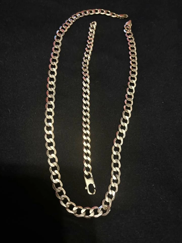Real 10k Chain And bracelet set weights a little over 39 grams
