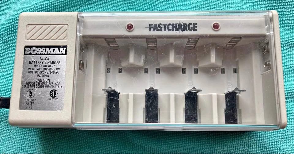 Vintage Bossman KB-8A-7 Multi-Slot Battery Charger
