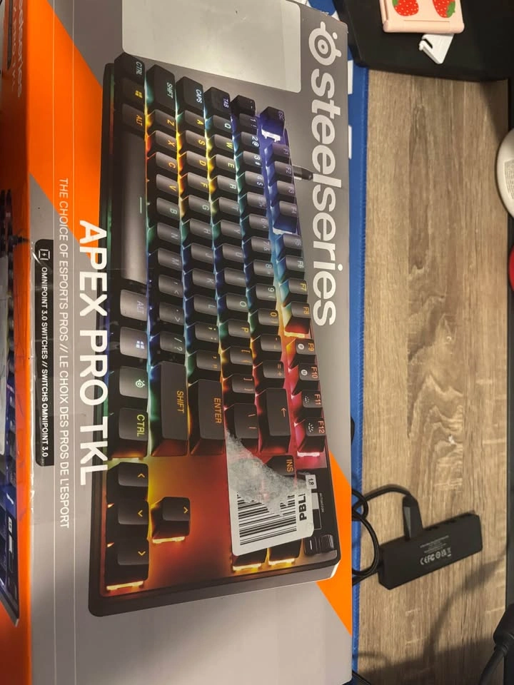 STEEL SERIES APEX PRO TKL GEN 3 WIRED KEYBOARD - photo 3