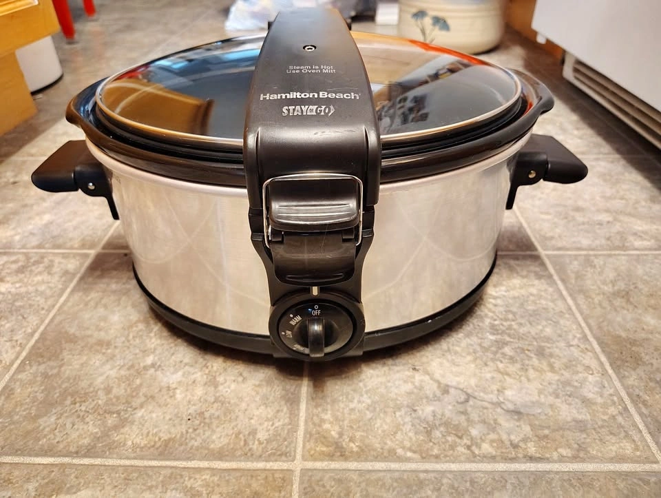 Hamilton Beach 6 quart portable Stay or Go slow cooker