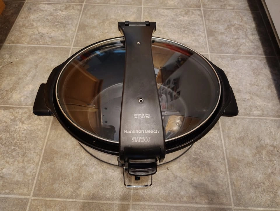 Hamilton Beach 6 quart portable Stay or Go slow cooker - photo 2