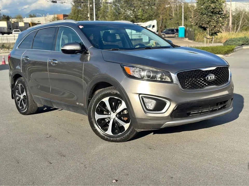 2017 Kia Sorento thumbnail