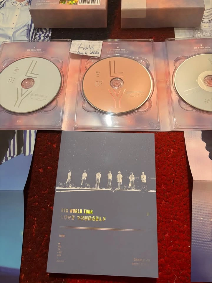 BTS World Tour 'Love Yourself' Seoul DVD Set Japanese Version - photo 2