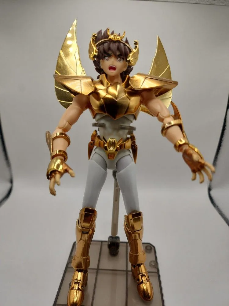 CABALLERO DEL ZODIACO PEGASO SEYA CON ARMADURA DORADA image indicator(2)