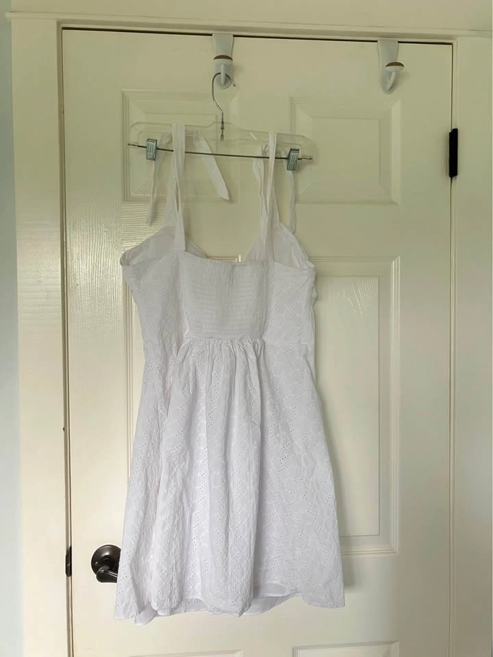 Free women’s white dress size medium - BB Dakota - photo 2
