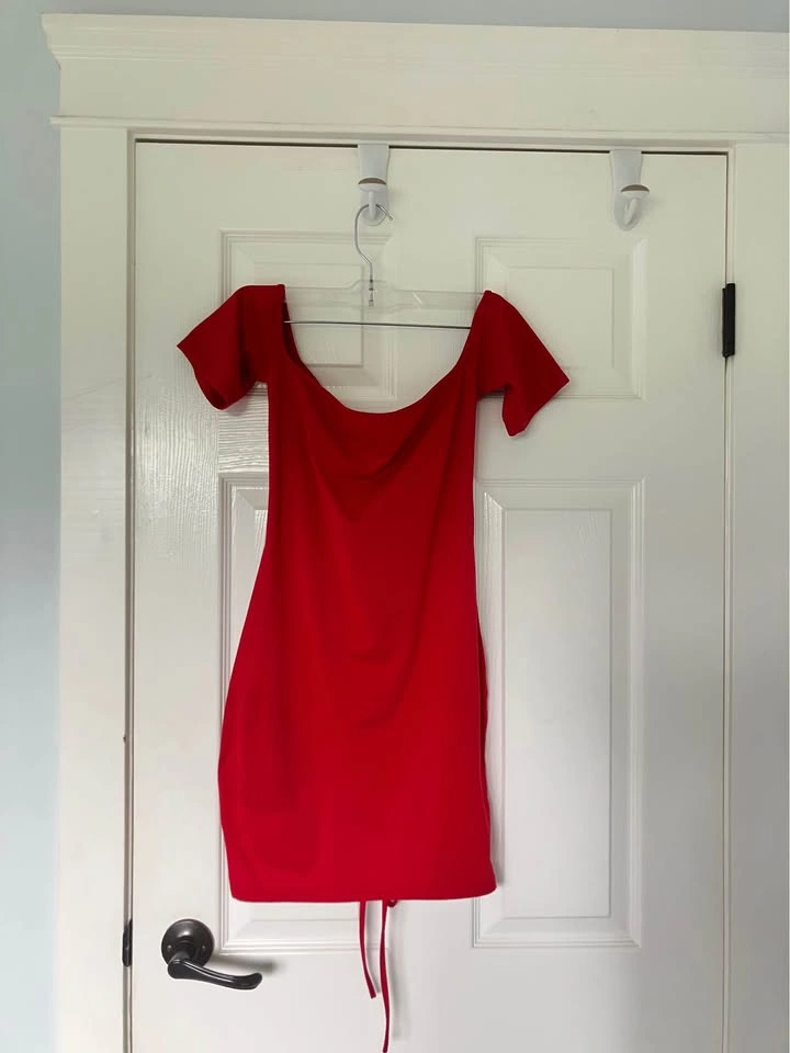 Women’s red dress size medium - photo 2