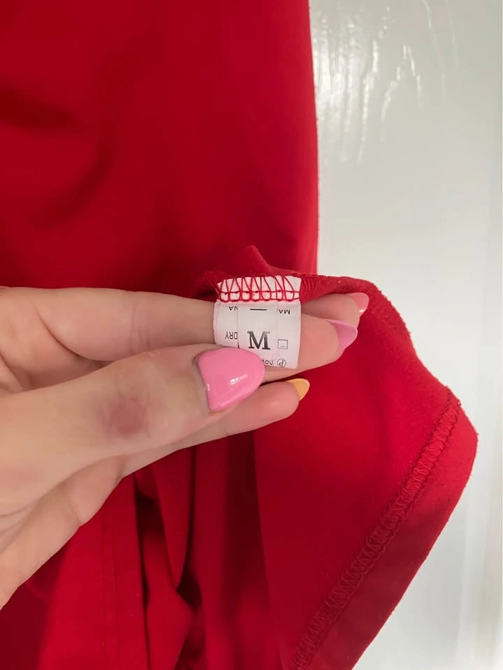 Women’s red dress size medium - photo 3
