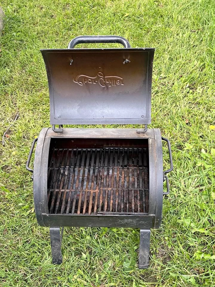 Brand new charcoal grill/smoker