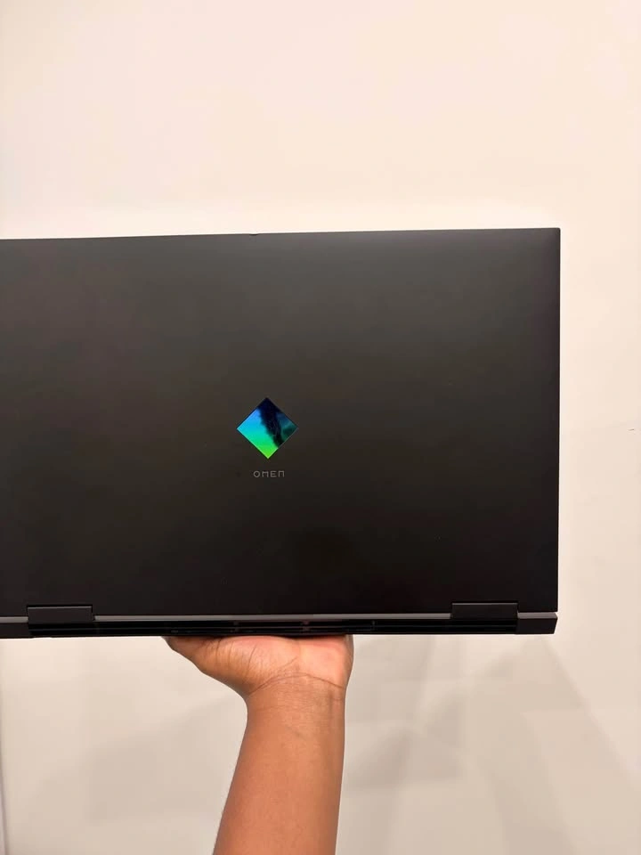 RTX 4090 HP Omen 17 - photo 2