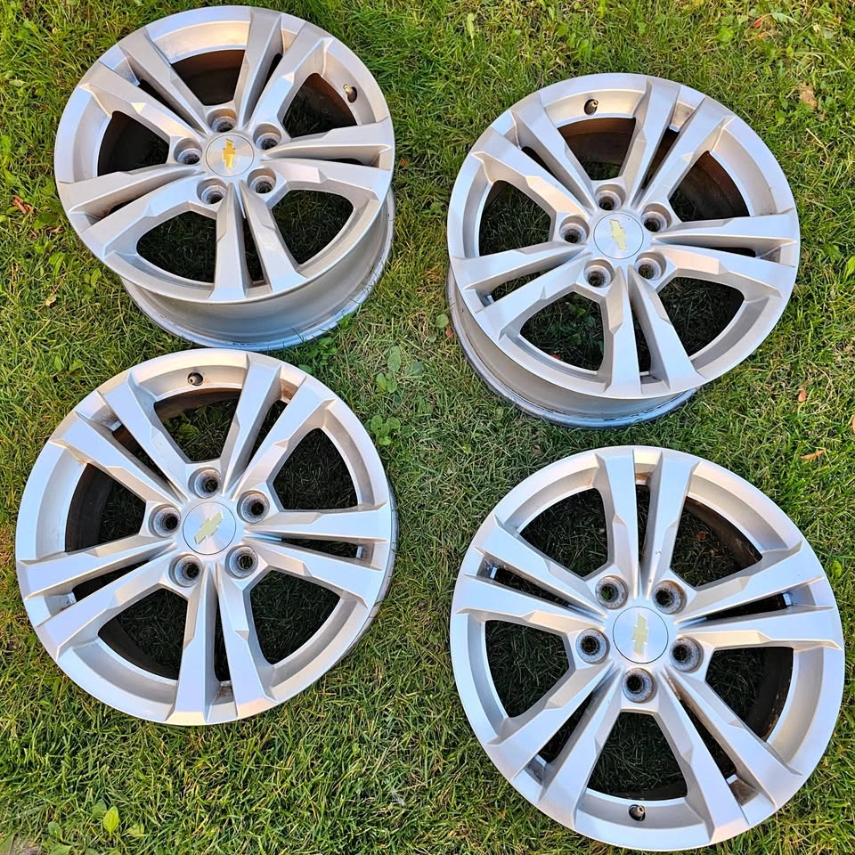 17 inch Chevrolet Equinox OEM rims 5x120