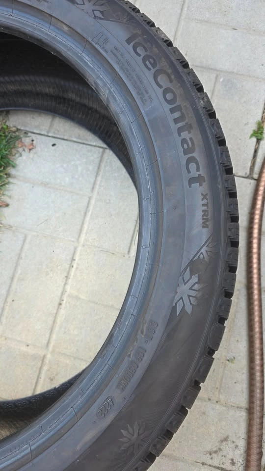265/45/21 Continental IceContact XTRM 95% tread - photo 4