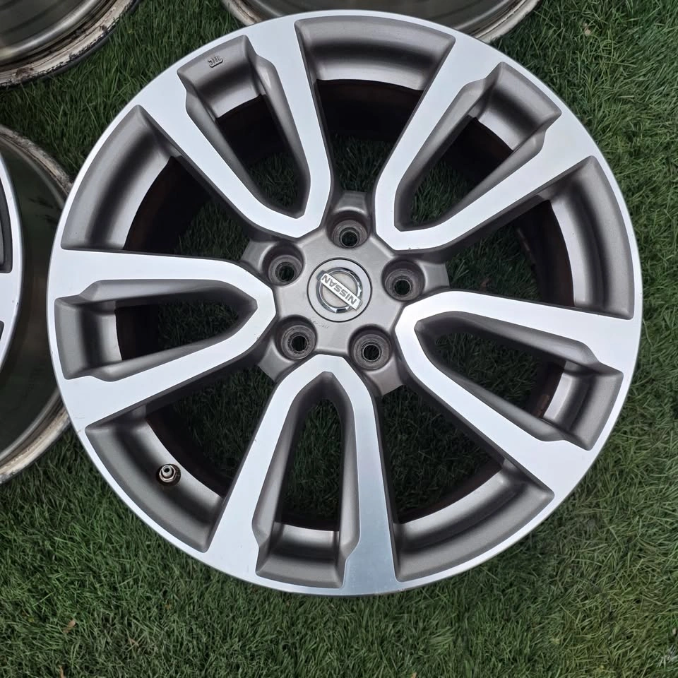 18 inch Nissan OEM alloy rims 5x114.3 Made by Enkei - photo 2