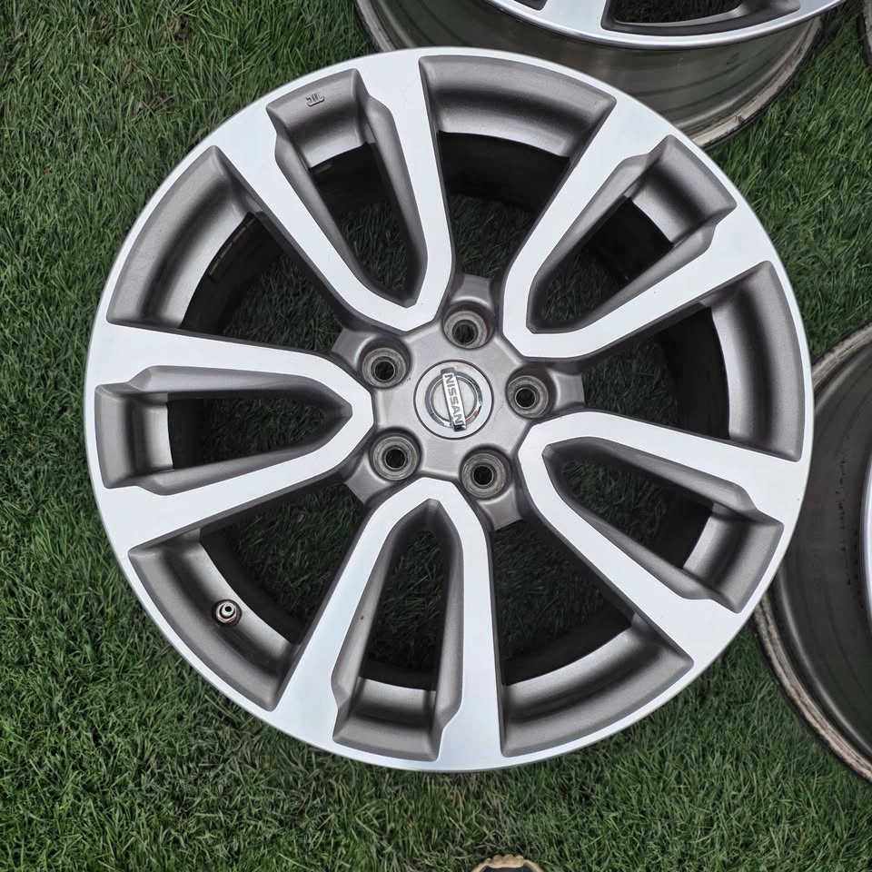 18 inch Nissan OEM alloy rims 5x114.3 Made by Enkei - photo 3