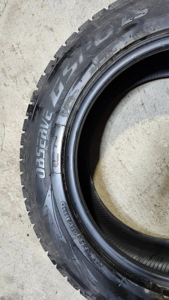 235/60/18 Toyo winter tires 95% tread - photo 3