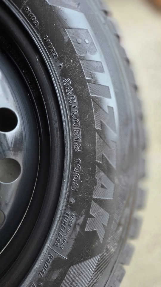225/60/18 Bridgestone Winter Tires 95% Tread with Steel Rims - photo 4