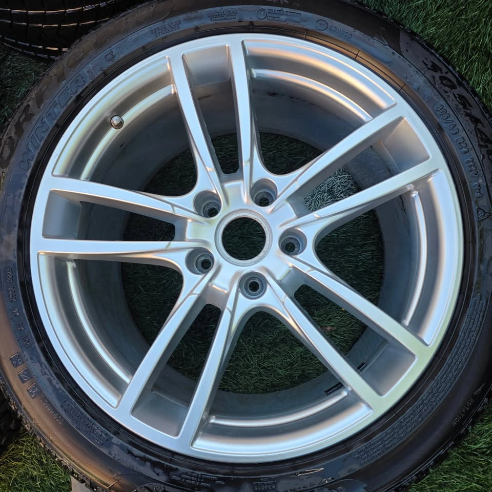 20 inch Porsche OEM rims 5x130, like new - photo 2