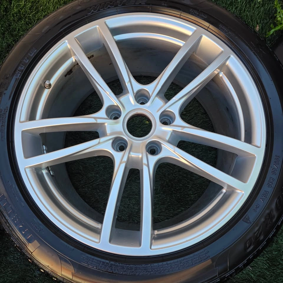 20 inch Porsche OEM rims 5x130, like new - photo 4