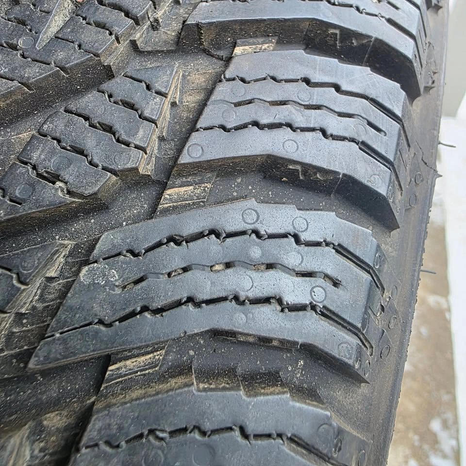 235/55/19 Nokian winter tires 95% tread - photo 3