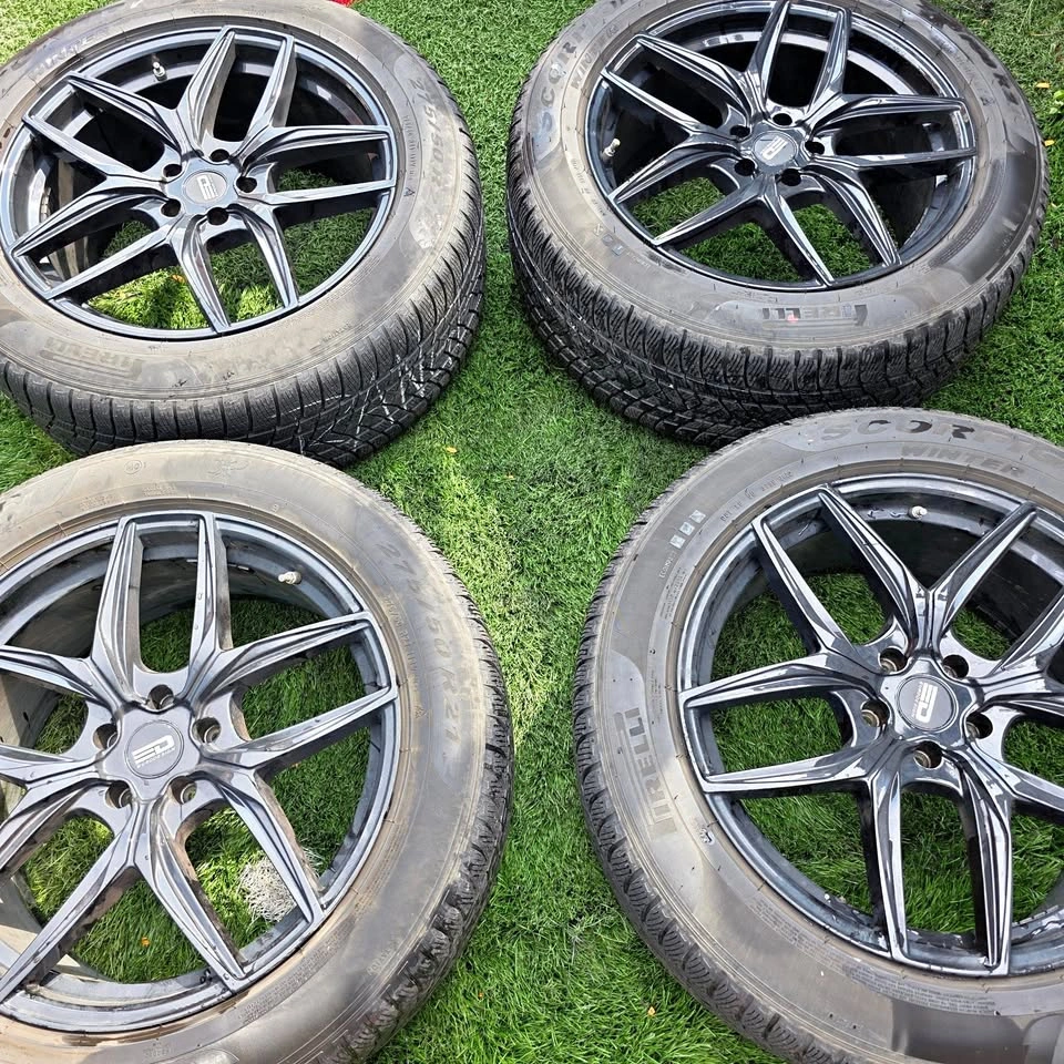 Range Rover 275/50/21 Pirelli Winter Tires with Alloy Rims