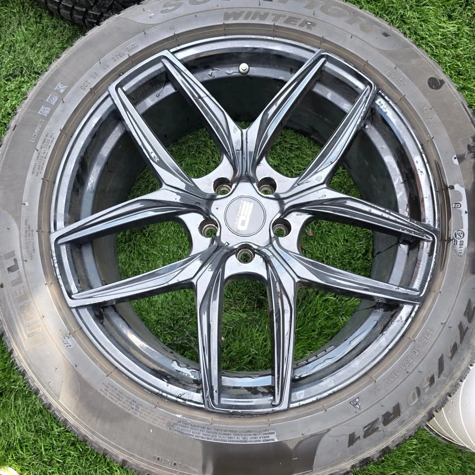 Range Rover 275/50/21 Pirelli Winter Tires with Alloy Rims - photo 5