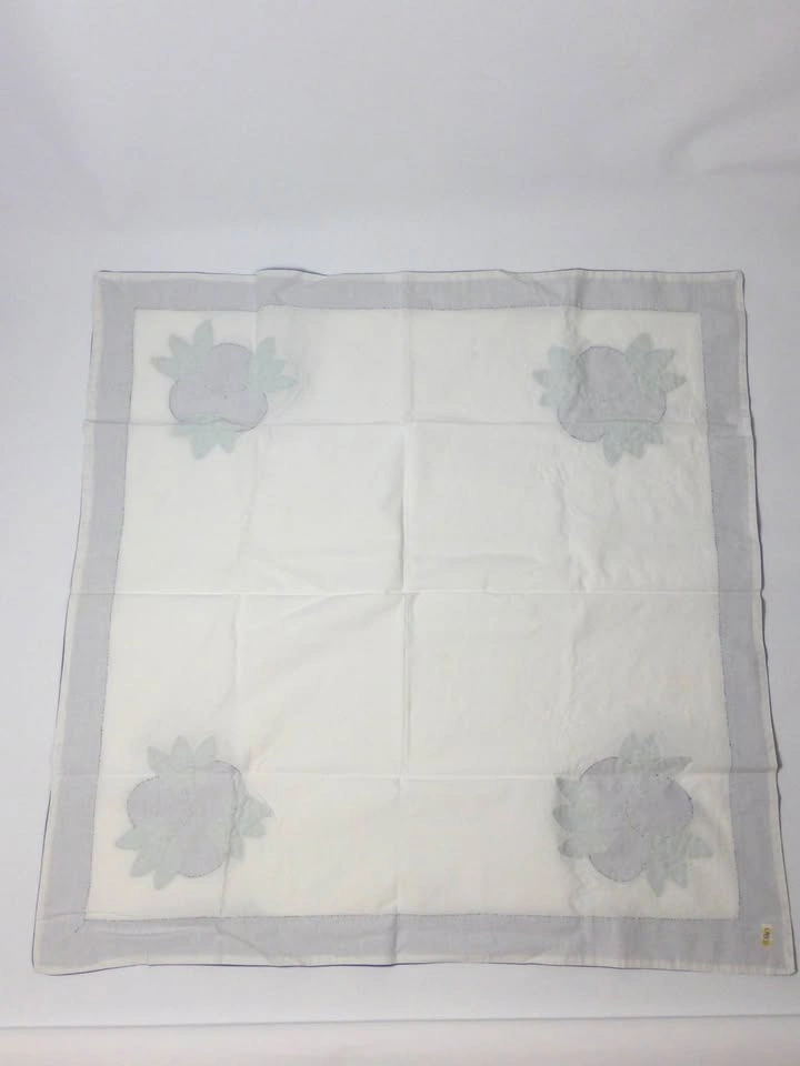 Vintage handmade applique topper tablecloth Flower 31x32” - photo 3