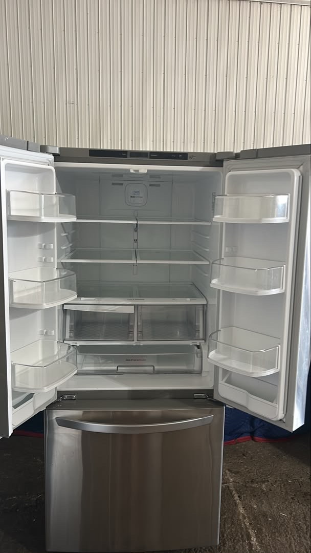 LG French Door Refrigerator - photo 2