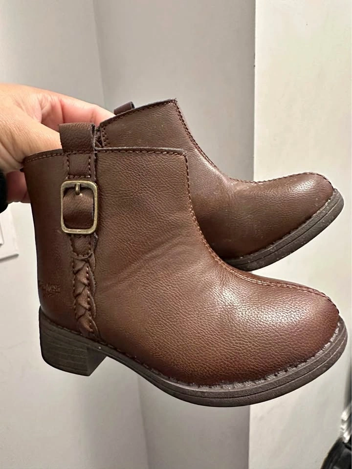Carters Size 5 Toddler Boots