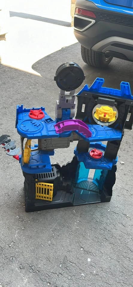 Fisher-Price Imaginext Batcave and Transforming Bat-Bot - photo 2