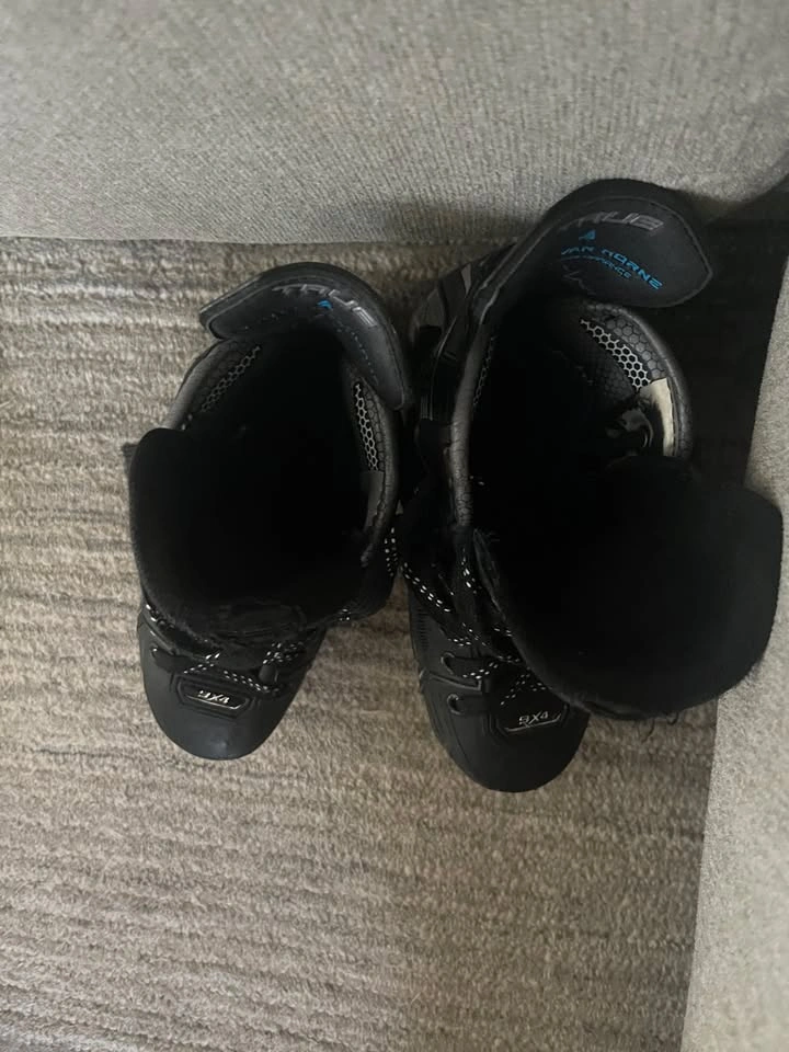 True Catalyst 9X4 Junior Hockey Skates Size 2.5 - photo 4