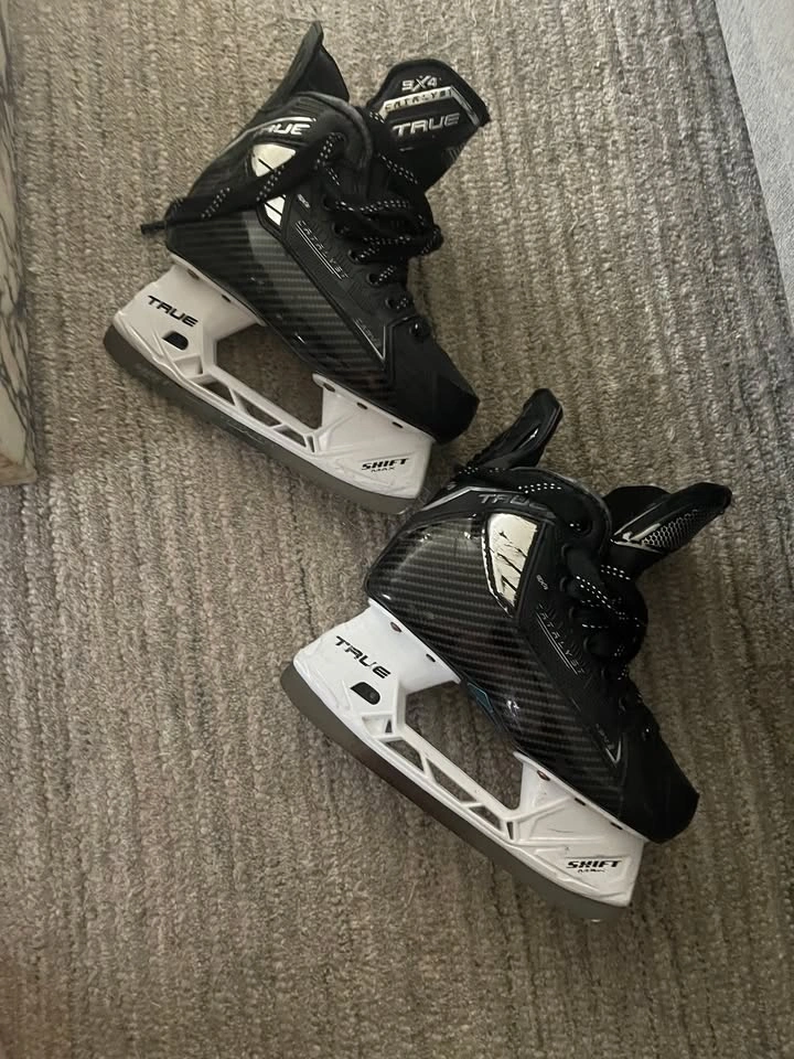 True Catalyst 9X4 Junior Hockey Skates Size 2.5 - photo 5