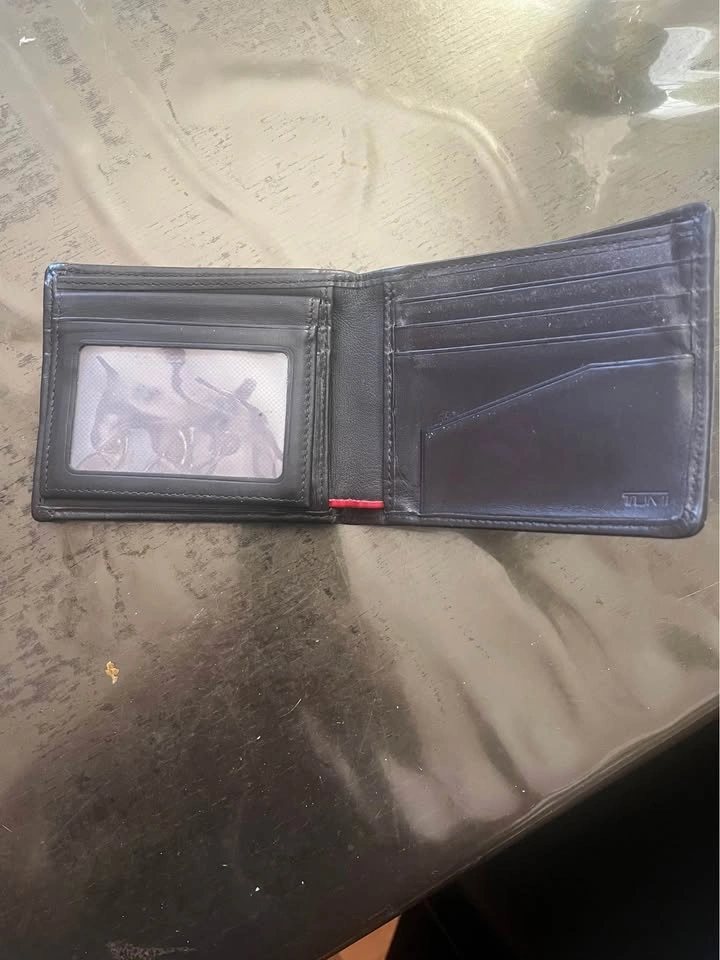 Tumi Men's Bifold Wallet cash & pick up only - photo 5