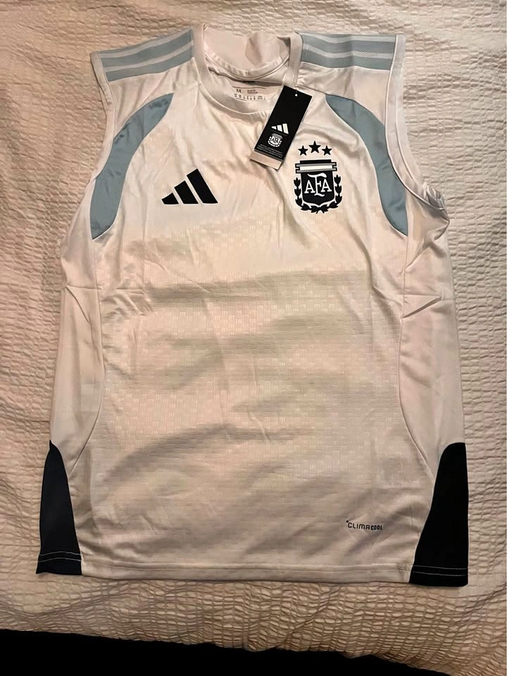 NEW ARGENTINA TRAINING JERSEYS IN