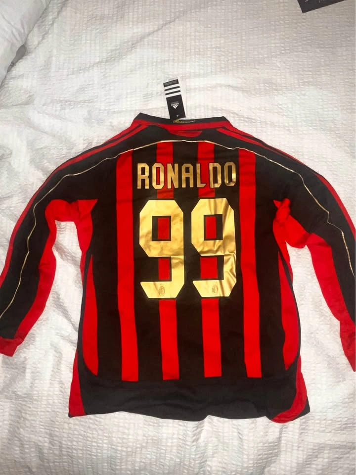 LONG SLEEVE AC MILAN R9 JERSEYS JUST IN - photo 2