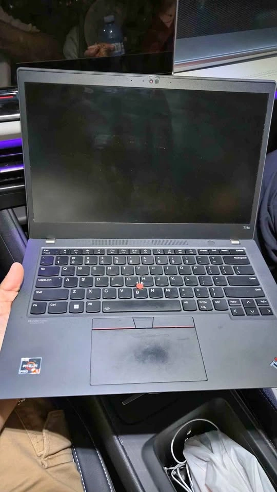 Lenovo T14s AMD Ryzen 5 8gb 512gb