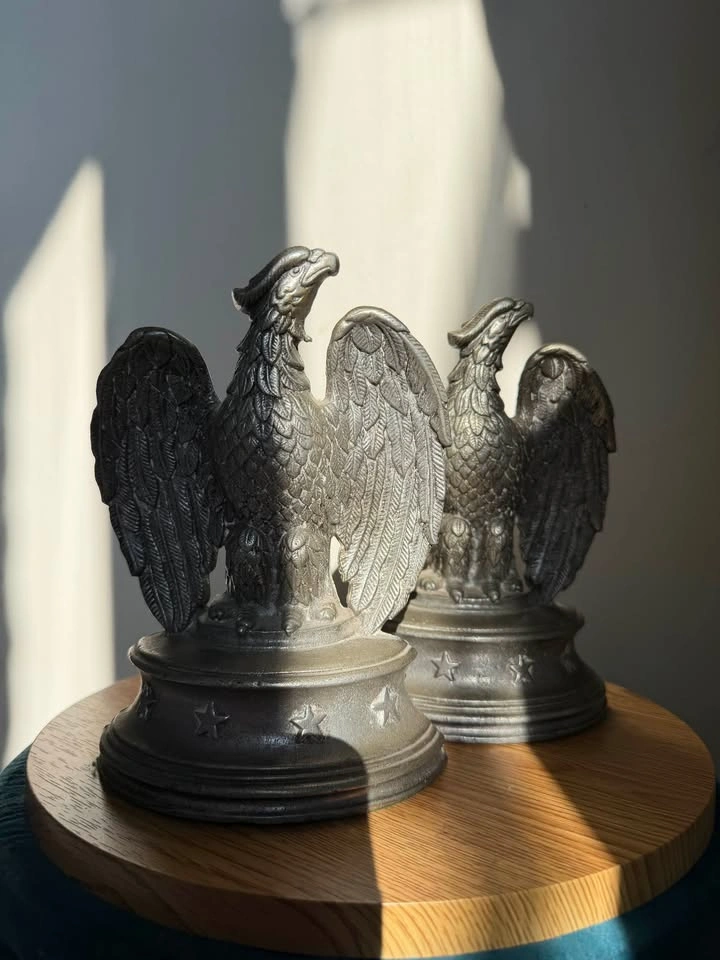 Pair of Vintage Cast Metal American Eagle Bookends - photo 2
