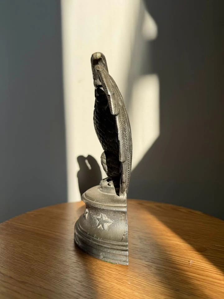 Pair of Vintage Cast Metal American Eagle Bookends - photo 4