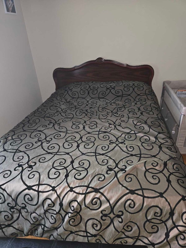 6 Piece Queen Bedroom Set - Brown