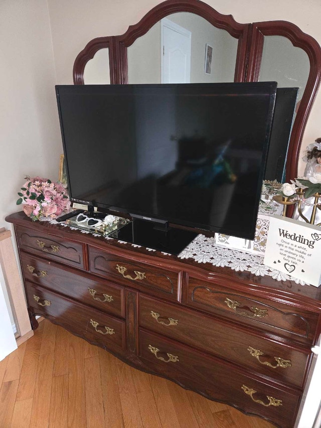 6 Piece Queen Bedroom Set - Brown - photo 2