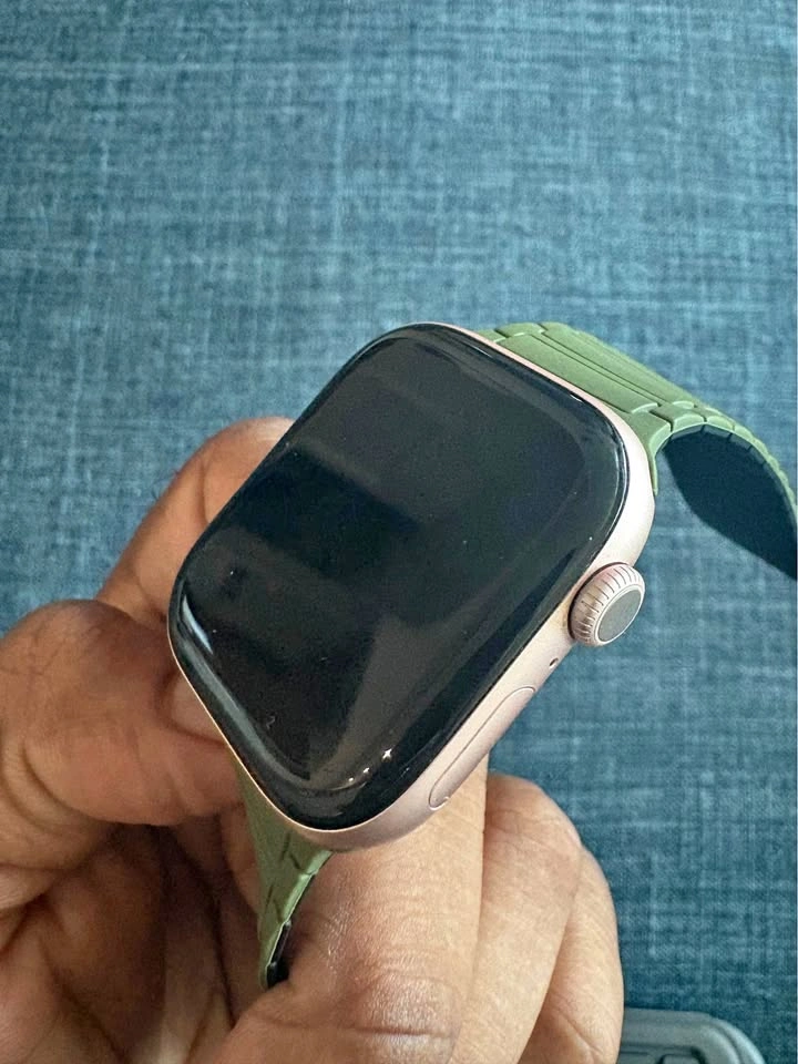 Apple watch 10 (46mm) GPS || Rose Gold ||1 original Nike band