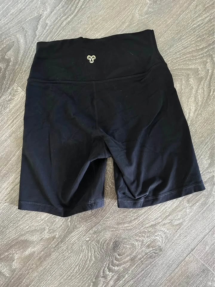 Aritzia Golden Biker Shorts Size 8 - photo 2