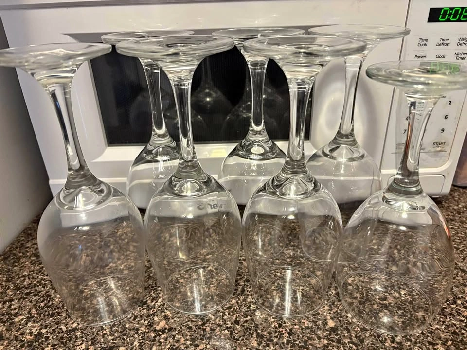 Set of 7 Clear Glass Wine Glasses
