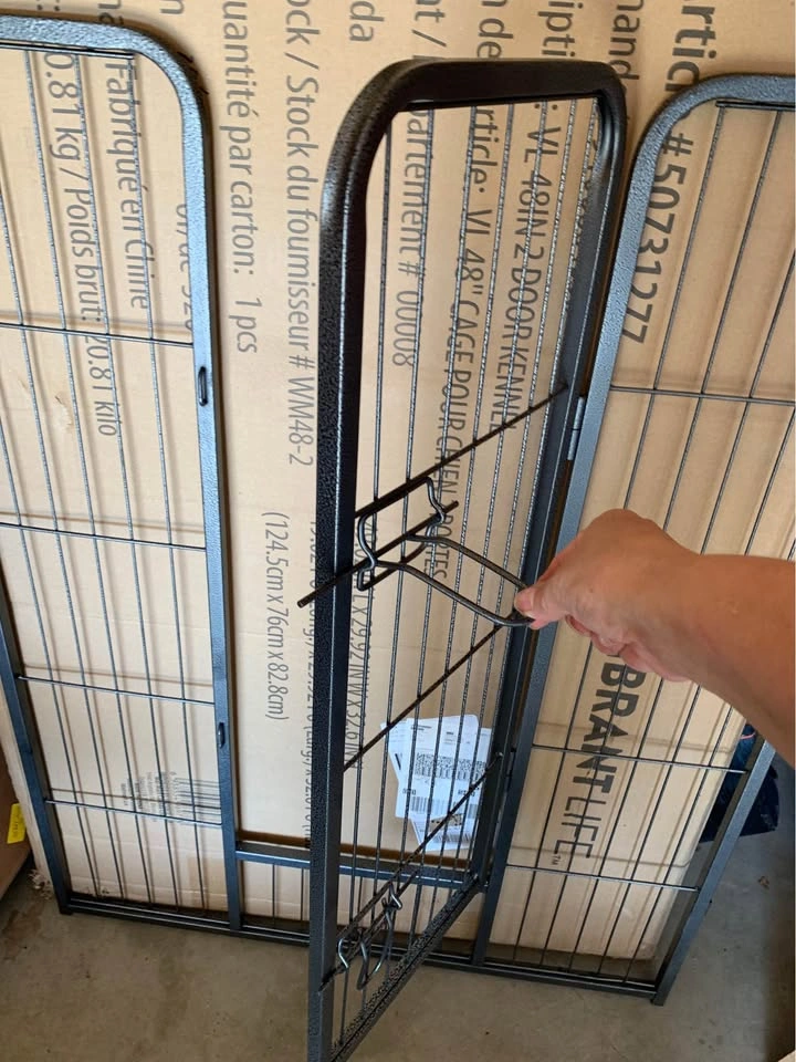 Costway 40” Heavy-Duty 16-Panel Dog Playpen – 2 Doors - photo 4