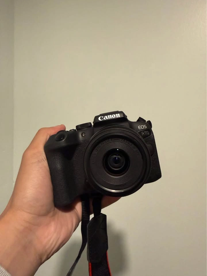 Canon EOS R10 with RF-S 18-45mm F4.5-6.3 IS STM Kit - photo 2