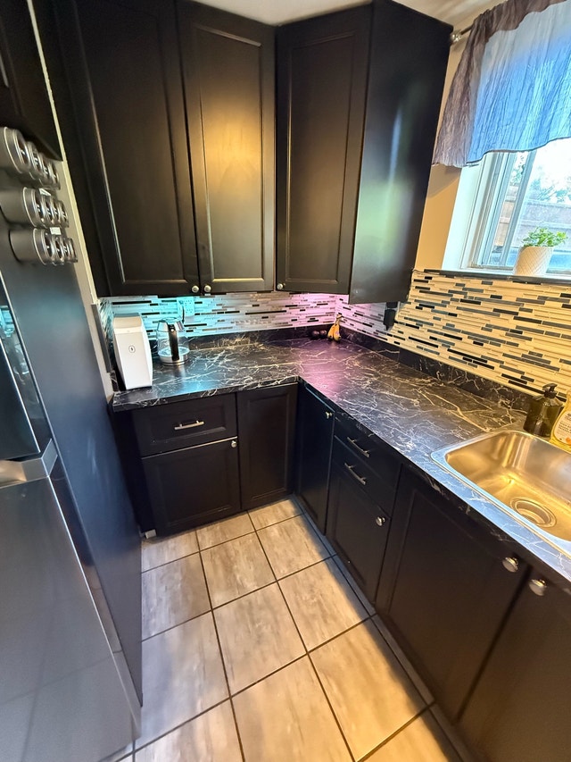 Private Room | 1,300 Sq Ft Suite + Large Yard | Allendale - photo 4