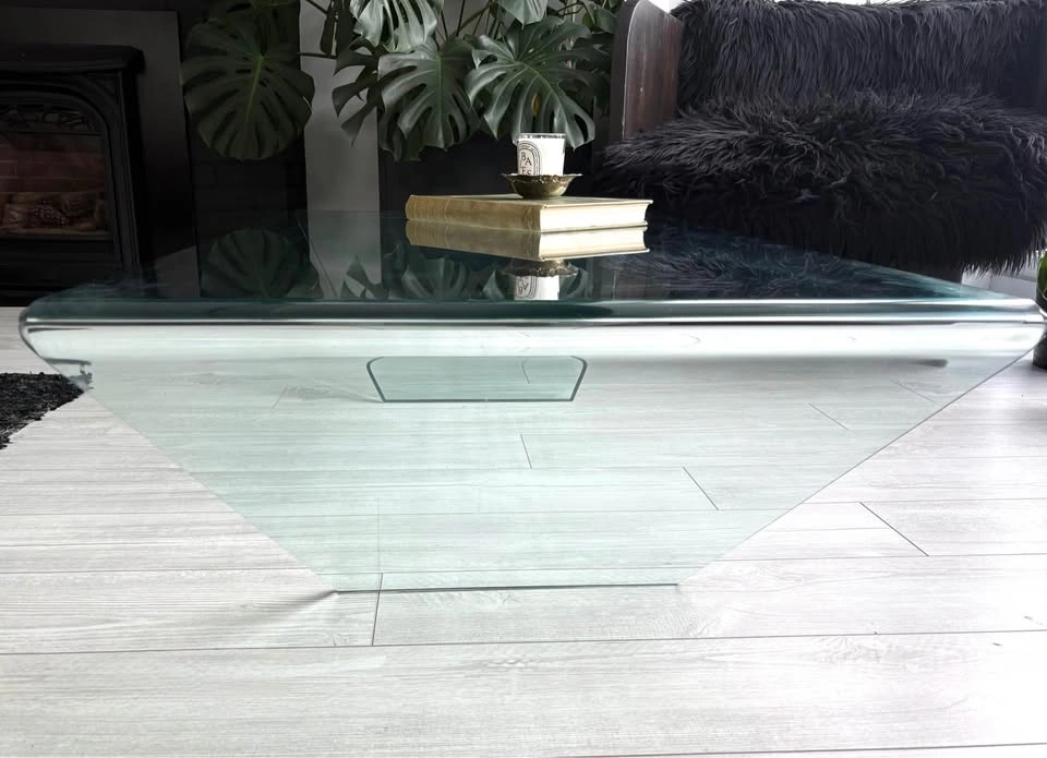 VINTAGE POST MODERN ITALIAN CURVED GLASS COFFEE TABLE! - photo 3