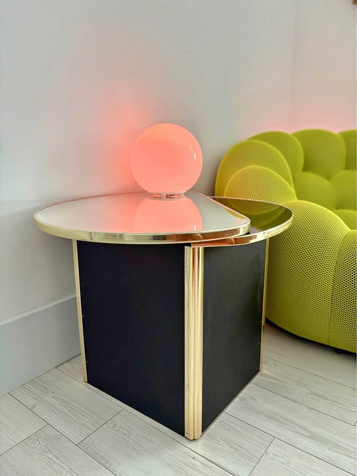 VINTAGE POST MODERN BLACK BRASS MIRRORED PEDESTAL END TABLE SET
