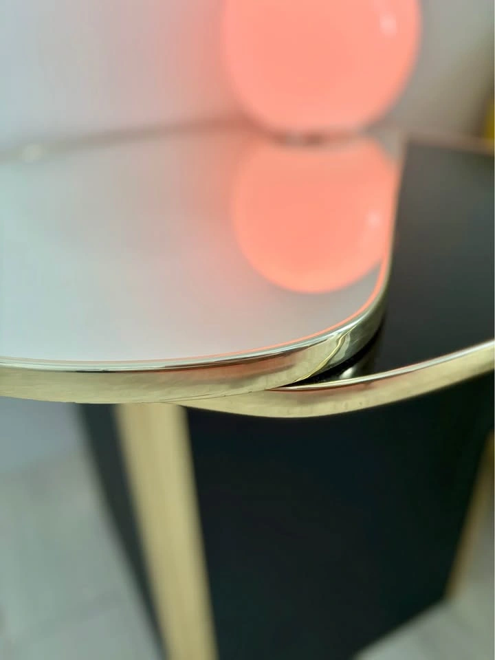 VINTAGE POST MODERN BLACK BRASS MIRRORED PEDESTAL END TABLE SET - photo 2